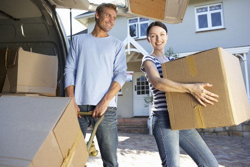 Free quote policy for a man and van service in a busy Knightsbridge street